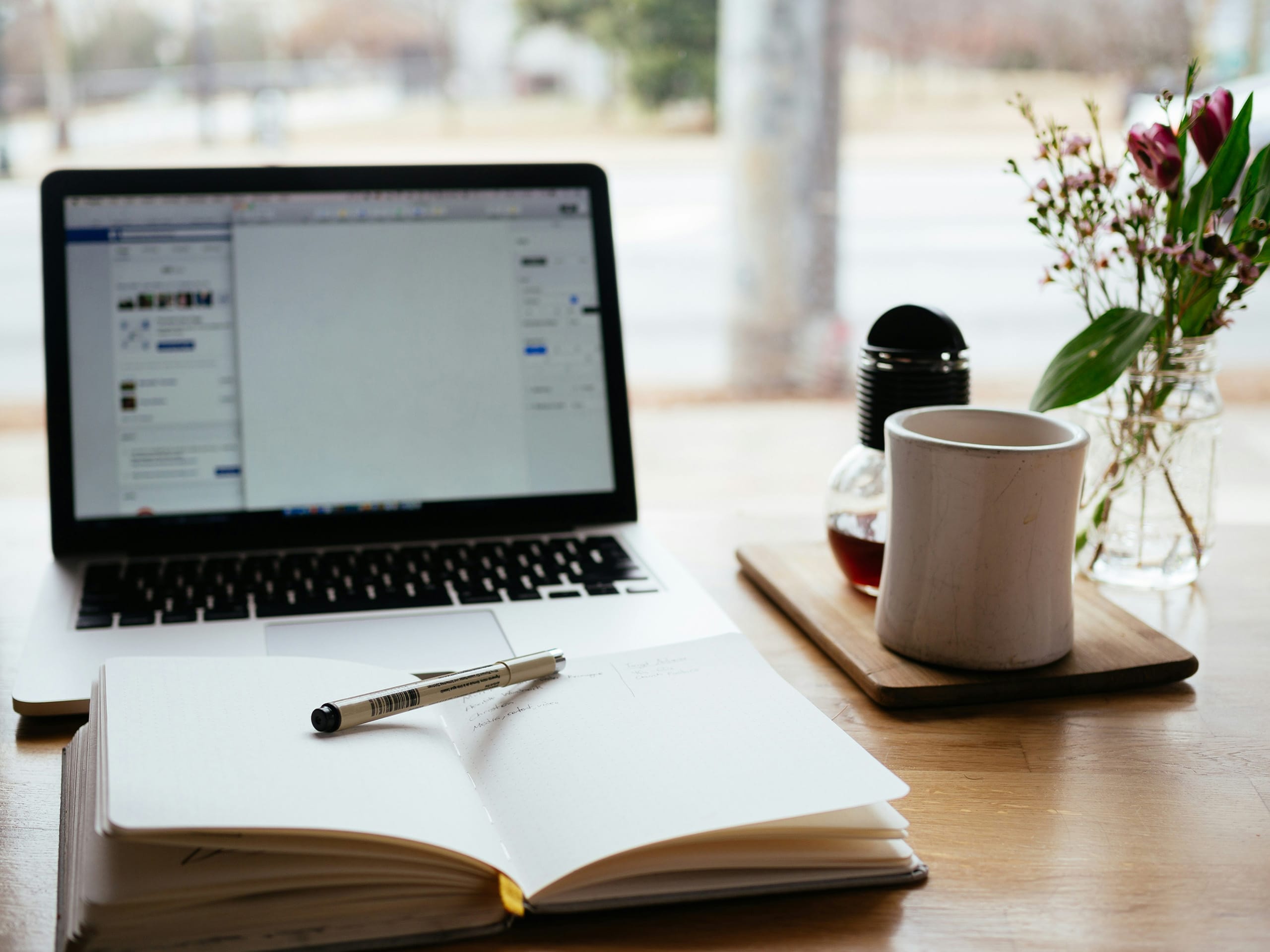 Met-Marie-banner-bureau